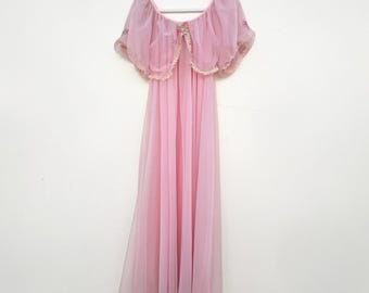 VINTAGE 1960’s Rovel of California Nylon Light Pink Nightgown with Puff Sleeve
