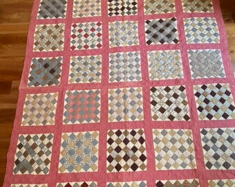 Diamond 5 Piece Gingham Antique Quilt