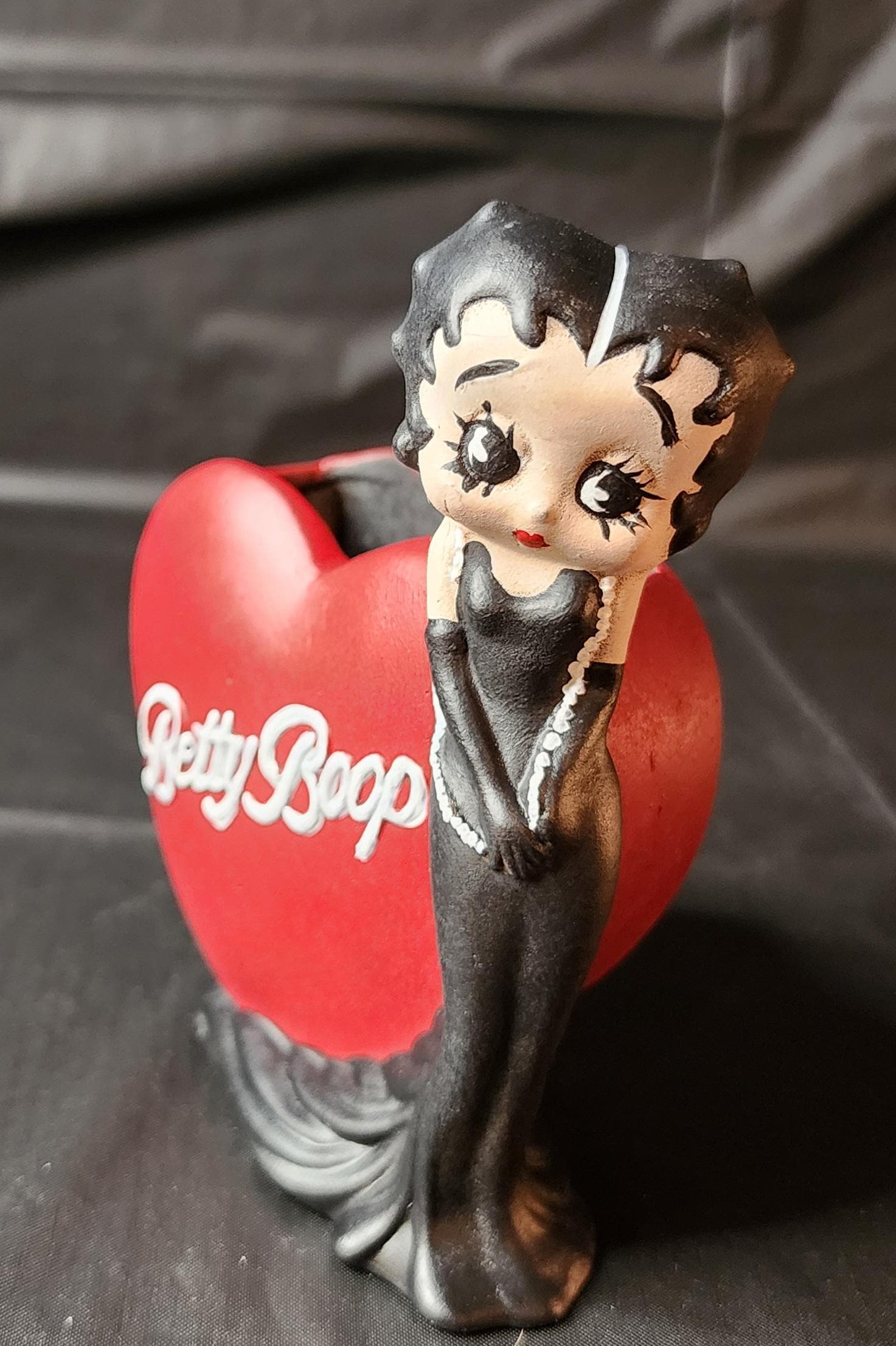 Figurine Betty Boop En Résine - Pot à Crayons Relief, KFS/FS TM Heart/FS, Année 2000
