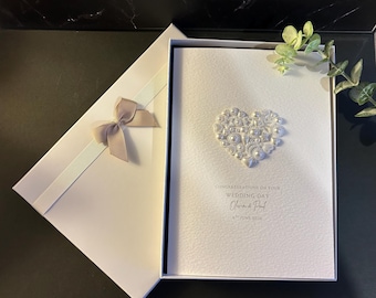 Tarjeta de boda personalizada: Tarjeta de recuerdo de lujo tamaño A5 con detalles decorativos (Caja de regalo)