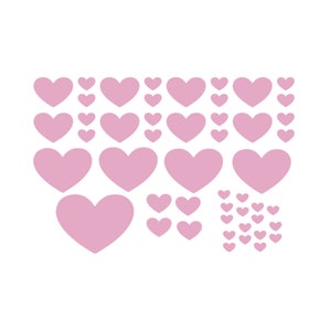 Könnte beinhalten: Ein Set aus rosa herzförmigen Wandaufklebern in verschiedenen Größen. Die Aufkleber sind in einem Muster aus Reihen und Spalten angeordnet, wobei die größten Herzen unten und die kleinsten Herzen oben sind.