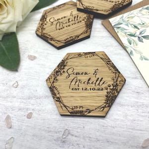 Favores de boda personalizados, boda grabada con láser de madera, boda rústica, favores de madera, fichas de boda de madera, madera guardar la fecha