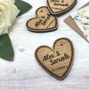 Favores de boda personalizados, boda grabada con láser de madera, boda rústica, favores de madera, fichas de boda de madera, madera guardar la fecha