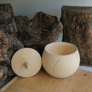 Handmade box with lid, pine wood vase, wooden vase for diy, light wood color vase, wooden jewelry box, round wood vase, Unfinished vase image 3