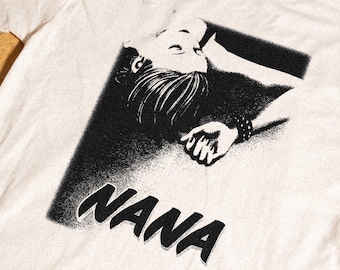 ユニセックス NANA-Tシャツ（袖プリント付き/なし） - Etsy 日本