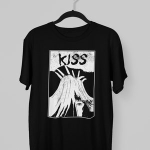 Unisex Horror Japanese Anime Manga Creepy Girl T-Shirt, Dark Anime Gothic T-Shirt, Manga Gothic T-Shirt