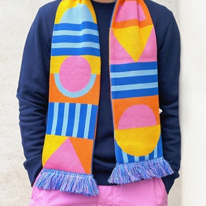 NEW Echarpe à franges tricotée Motif exclusif Géométrique Cadeau Knitted scarf Exclusive pattern Colorful Gift Design zdjęcie 1