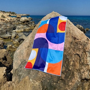 Bath and beach towel - Unique geometric pattern - Bath, beach, and pool towel - Microfiber and cotton