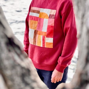 Handmade patchwork sweatshirt. Vegetable dye, natural. Unique piece. Warm unisex sweater. Handmade patchwork sweater. Plant, Eco-design image 6