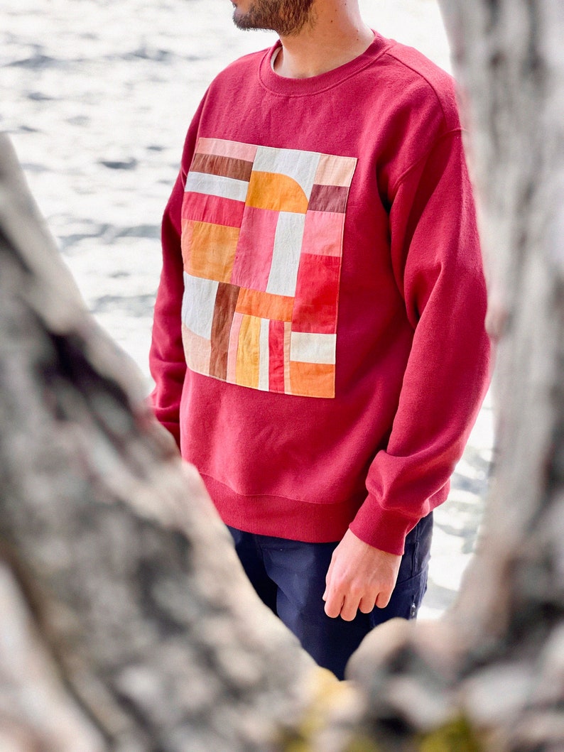 Handmade patchwork sweatshirt. Vegetable dye, natural. Unique piece. Warm unisex sweater. Handmade patchwork sweater. Plant, Eco-design image 6