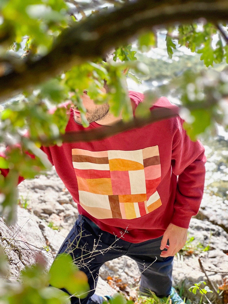 Handmade patchwork sweatshirt. Vegetable dye, natural. Unique piece. Warm unisex sweater. Handmade patchwork sweater. Plant, Eco-design image 2