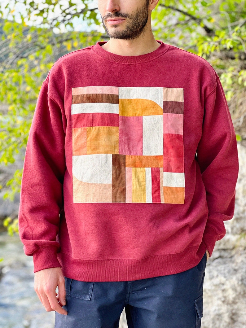Handmade patchwork sweatshirt. Vegetable dye, natural. Unique piece. Warm unisex sweater. Handmade patchwork sweater. Plant, Eco-design image 4