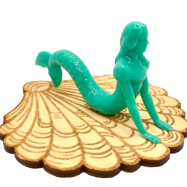 Sirena de Jade, reproducción en resina