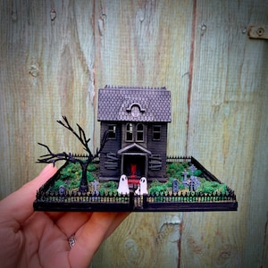 1:144 scale miniature haunted house diorama kit