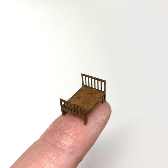 1/144 - Micro Scale Slatted Double Bed Dollhouse DIY Furniture Kit