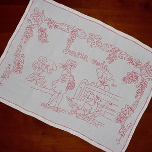 Vintage handgeborduurd tapijt: retro volkskunst muurdecoratie (33 x 25 inch)