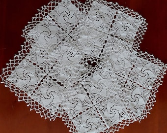 Vintage Crochet Doilies - Set of Five Doilies - Handmade Cotton Doilies - Table Decoration - Retro Style Home Decor