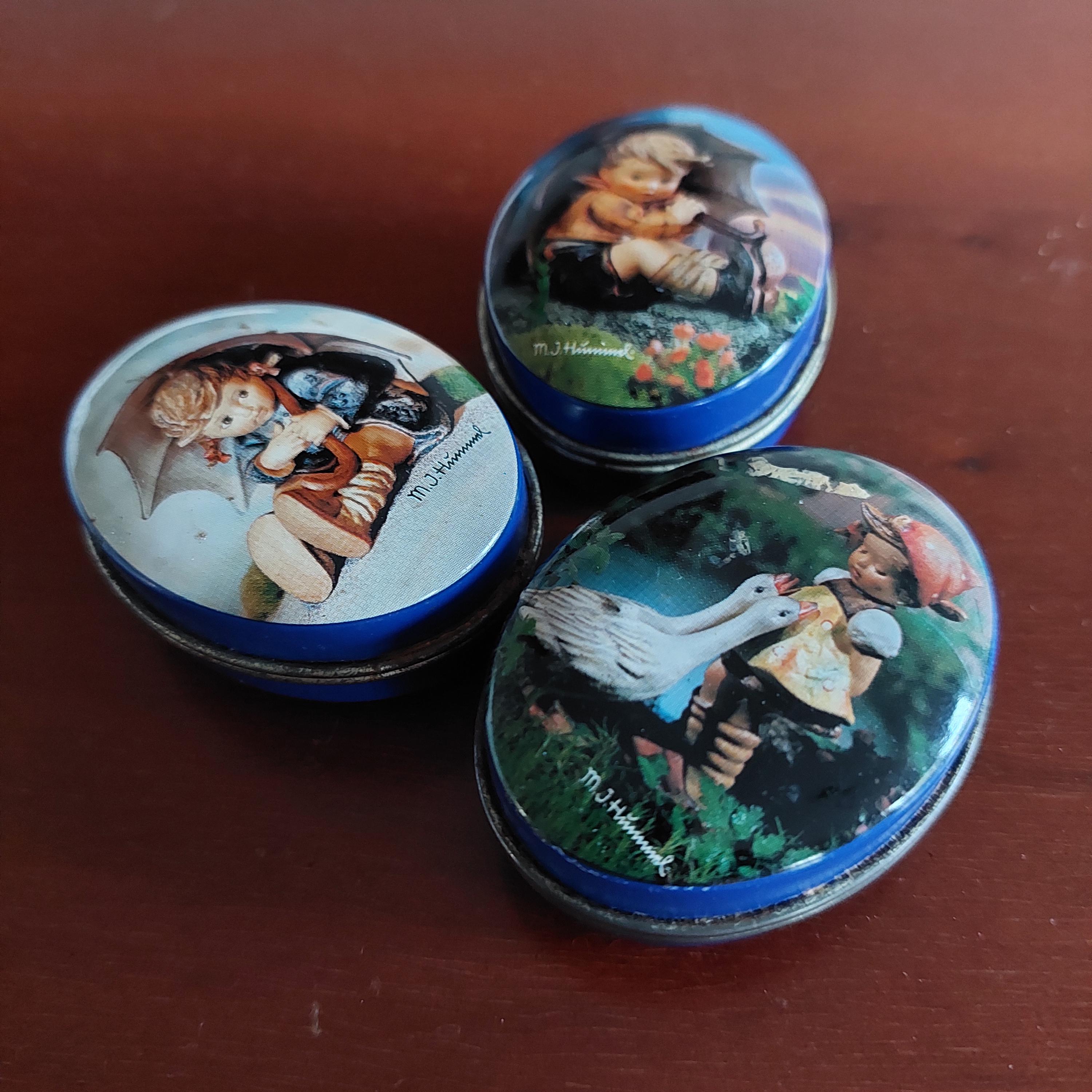 USA アンティーク　プードル　ガラスのボックス Vintage Enamel Pill Boxes: Set of Three Decorative Brass Trinket