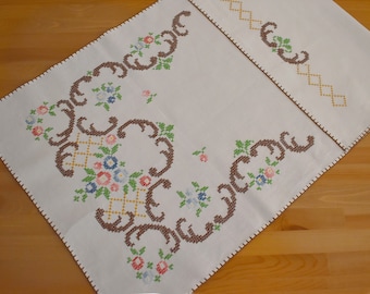 Vintage Linen Kitchen Towel: Hand Embroidered Cross-Stitch, Retro Decor