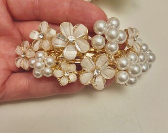 Oversize ivory pearl and flower hair clip, bridal bridesmaid ivory and gold hair barrette, wedding hair slide, hair accessories