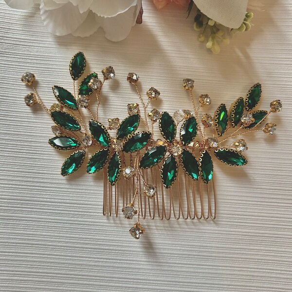 Emerald green crystal wedding hair comb |  Bridal green and gold floral haircomb | Wedding day green and gold hair slide | Hair accessories