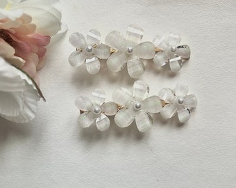 1 Pair White Shimmering pop Duckbill Hair Clip | Flowergirl Hairslides | Wedding Hairpin |