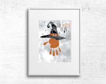 The Witch Is In Halloween Handprint Activity, Decoración de Halloween, Toddler Baby Kids DIY Craft, Halloween Handprint, Watercolor Spooky Craft