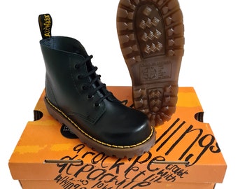 Dr. Martens Boots 6004 Lamper Kids Child UK9/US10(M)/US11(W)/EU27 Black Kinder