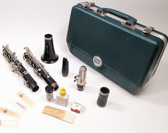 Vintage Bundy Clarinet with Original Hard Case, As-is