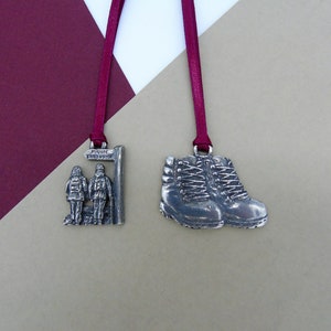 Adornos navideños de peltre para caminar - Decoración para amantes de las caminatas - Regalo para excursionistas - Regalo para excursionistas - Regalo para excursionistas - Compañero de caminata - Regalo para caminar