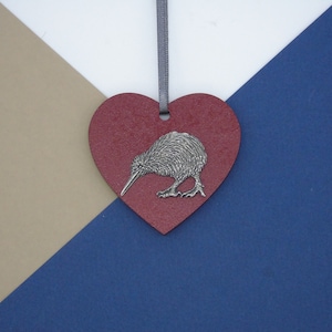 Coração de madeira de pássaro kiwi - Decoração de Natal de pássaro kiwi - Enfeite de kiwi - Decoração de árvore de Natal de kiwi - Kiwi da Nova Zelândia - Presente de pássaro kiwi