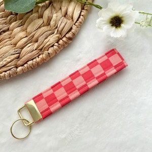 Pink Checkered Keychain Wristlet | Key Fob Wristlet | Car Key Accessories | Car Key Holder | Wristlet for Keys
