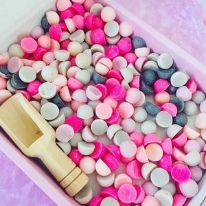 WAX MELT Dotties Highly Scented | Scoop Coconut Wax Handmade in UK | Vegan | Strong Home Fragrance Letterbox Gift | Perfume