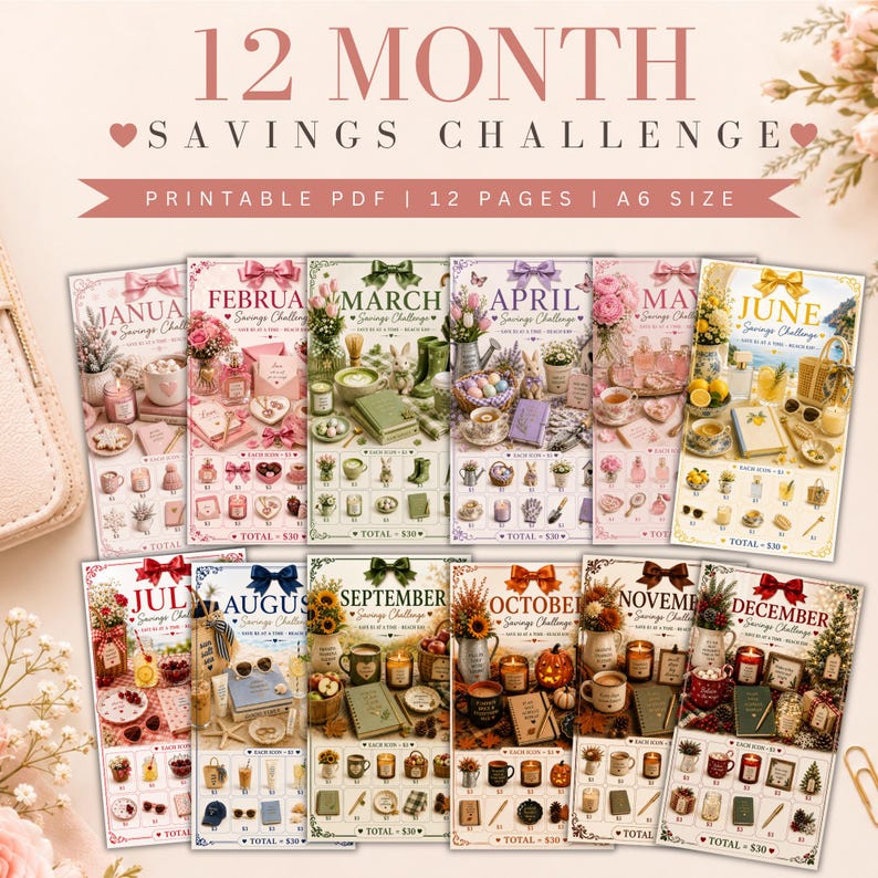 K&ouml;nnte beinhalten: Ein 12-Monats-Spar-Challenge-Set als druckbares PDF im A6-Format. Jede der zw&ouml;lf Seiten zeigt ein monatliches Thema mit saisonalen Illustrationen, einen Kalendertitel und ein Raster kleiner Symbole f&uuml;r Sparziele mit einer Gesamtsumme von 30 $.