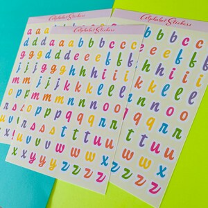 Feuilles d'autocollants alphabet coloré | Feuille d'autocollants déco | Papier autocollant brillant image 4