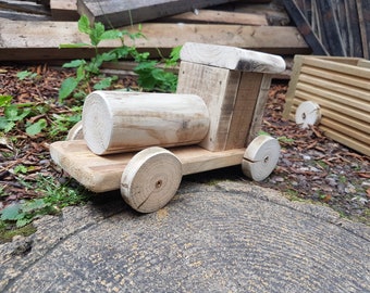 Handgemachter Holz-Zug-Pflanzer: Alte Holzwaggons Einzigartiges Valentinstagsgeschenk