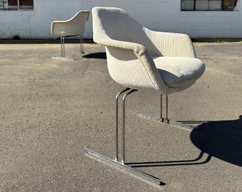 Vintage Hugh Acton Vecta-stoelen: havermouttweed, onderstel chroom - paar - verzending is NIET gratis