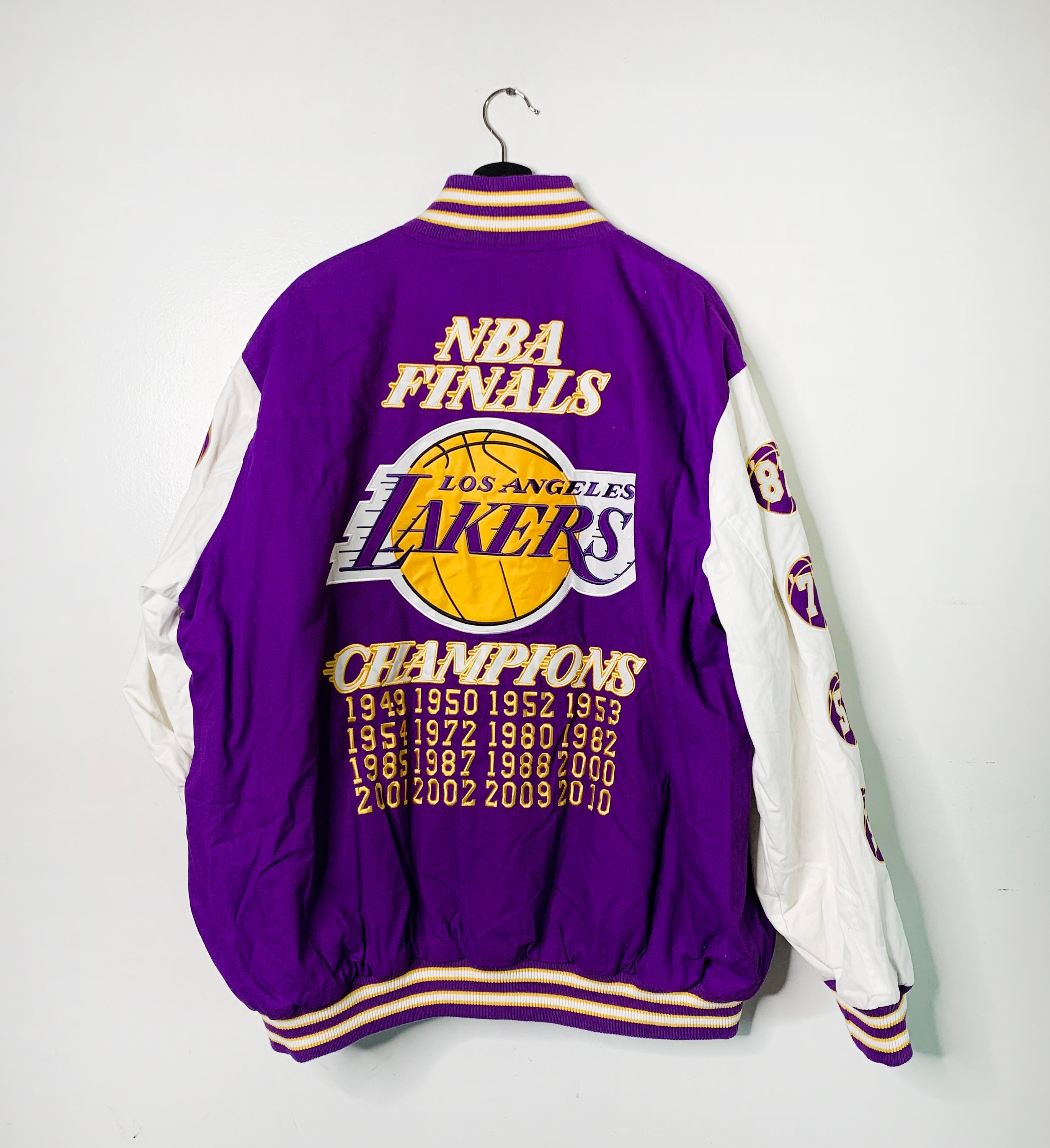 LOS ANGELES LAKERS JH DESIGN 17-TIME NBA FINALS CHAMPIONS EMBROIDERED