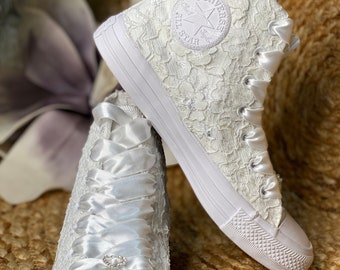 Aangepaste bruiloft Converse. Aangepaste Converse schoenen voor bruid, gepersonaliseerde bruids lage tennisschoenen.