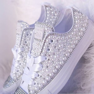 Wedding Converse /Bling and Pearl /.Wedding Custom Converse / Bride Converse / Wedding Chucks / Personalized Bride Shoe