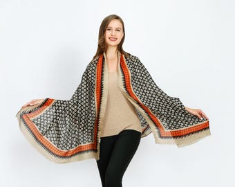 Daisy Flower Cotton Scarf: Hand-Sewn Hem, Multi-Color Winter Scarf