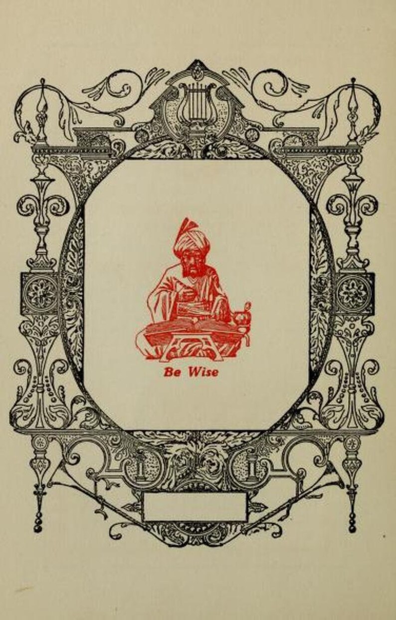 Op de afbeelding: Een zwart-witte illustratie van een decoratief frame met sierlijke details. Binnen het frame is een rode illustratie van een persoon die een muziekinstrument bespeelt. De tekst "Be Wise" staat in rood onder de illustratie.