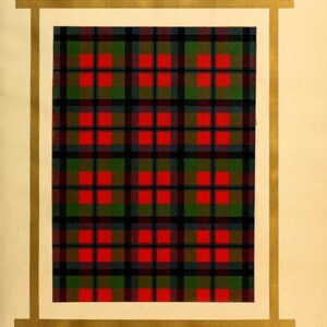 K&ouml;nnte beinhalten: Ein rotes, gr&uuml;nes und schwarzes Tartanmuster mit dem Text "MACNAUGHTON." unter dem Muster.