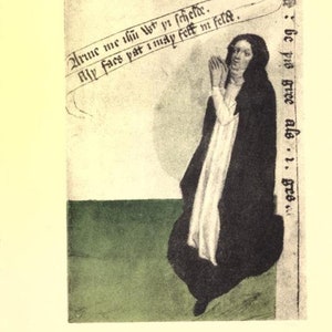 Op de afbeelding: Een zwart-witte illustratie van een vrouw in een lange witte jurk en een zwarte mantel, die bidt met haar handen gevouwen. De afbeelding is afkomstig uit een boek en bevat de tekst "Zrme me thn st vi schelle. My fars pat i may felt m fele. : be pro gree als.. grs."
