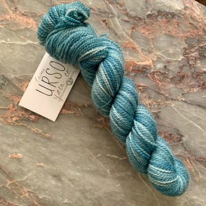 Urso Yarn Co - Unbehandeltes BFL Fingering Yarn Destash - 60g Strang