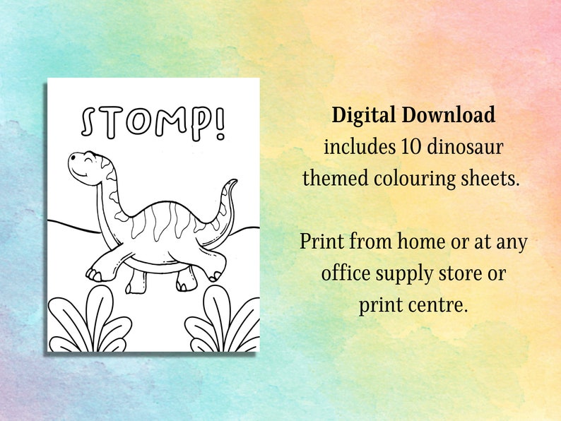 Puede incluir: Una taza de cer&aacute;mica blanca con asa negra y el texto "But First, Coffee" en negrita negra. La taza est&aacute; sobre un fondo borroso. La taza mide aproximadamente 10 cm de altura.
