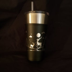 Winterliche Szene Hand gravierte isolierte Becher Tasse
