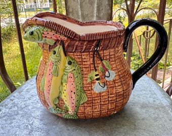 Jarra de trucha vintage / Jarra con cesta de pesca / Decoración para cabaña o casa de lago / Cocina rústica de cabaña / Regalo para pescador / Decoración campestre para exteriores