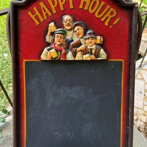 Vintage “Happy Hour!” Chalkboard Sign | Retro Pub Bar Wall Decor with Raised Beer Drinkers | Distressed Art | Kitsch Bar Decor | Barfest