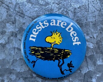 Vintage Woodstock Snoopy Pinback Button: 1970s Peanuts Comic Collectible